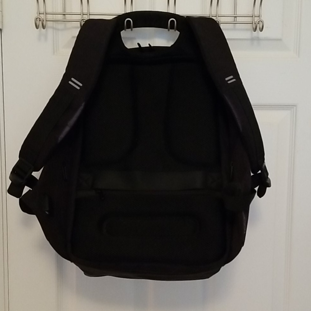 XDDesign Bobby Backpack - Picture 2 of 7